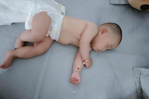 灵宝宝宝几个月可以吃水果